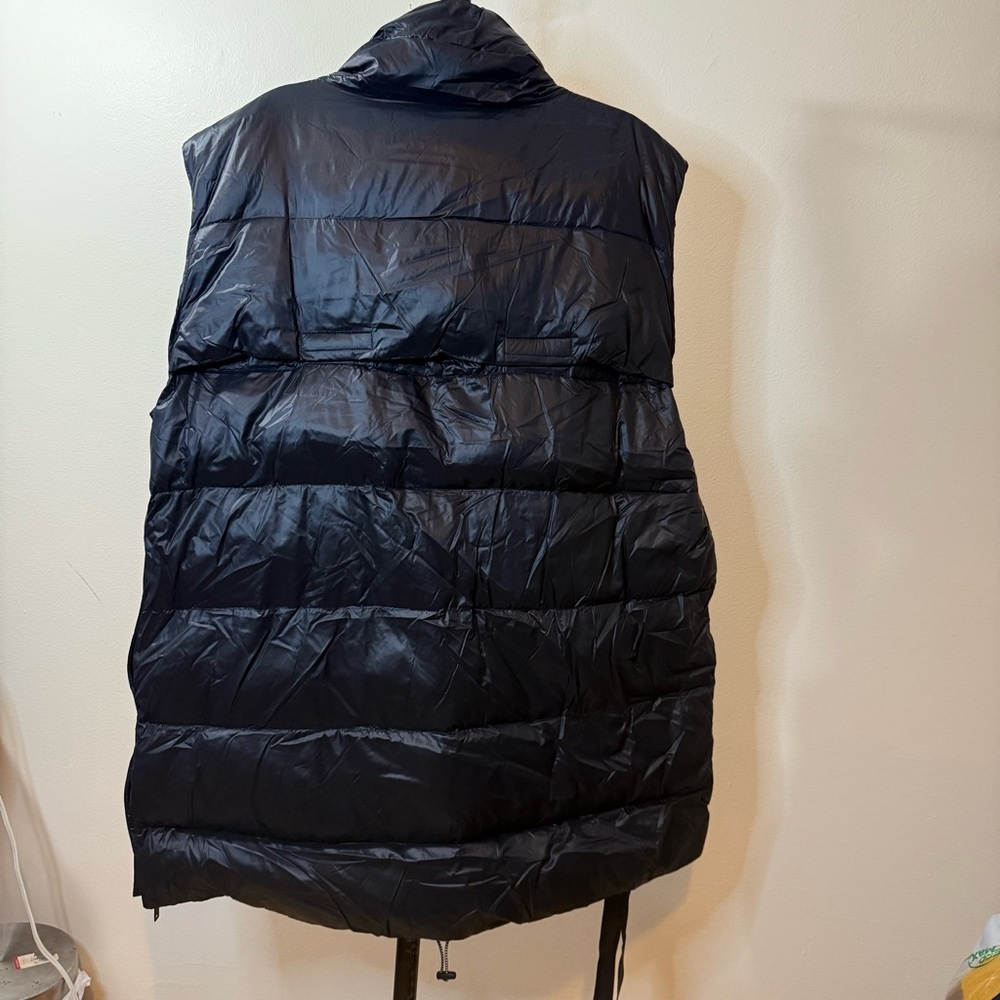 Men's Black Puffer Vest - Picture 7 of 14